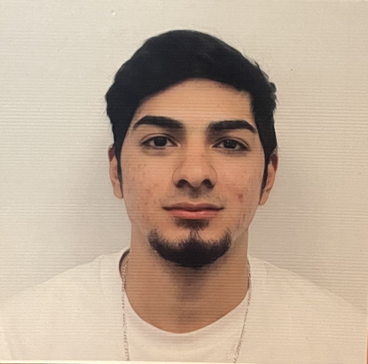 A picture of Gabriel Flores